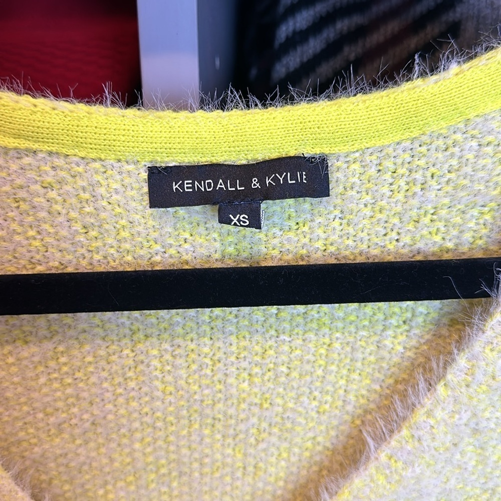 Kendell & Kylie yellow/white striped long sleeve v neck eyelash sweater size XS - Picture 2 of 3